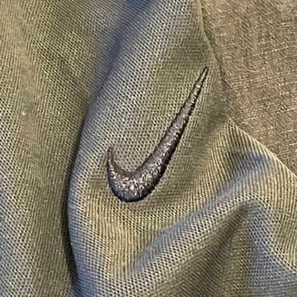 Nike Men's Long-Sleeve Golf Polo - New with Tags! - Picture 3 of 7